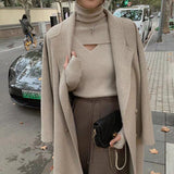 【新作早割11/18まで】デコルテスリットタートルニットトップス01537