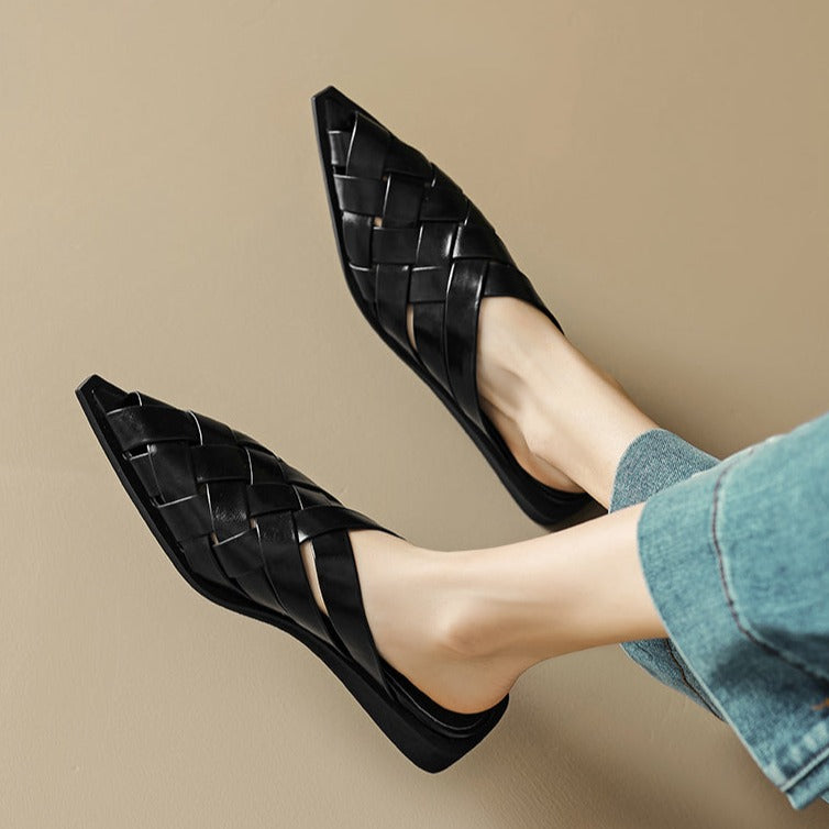 【THE ROW】Vicaサテン製 ノットサンダル THE ROW Vika レザー サンダル | NET-A-PORTER