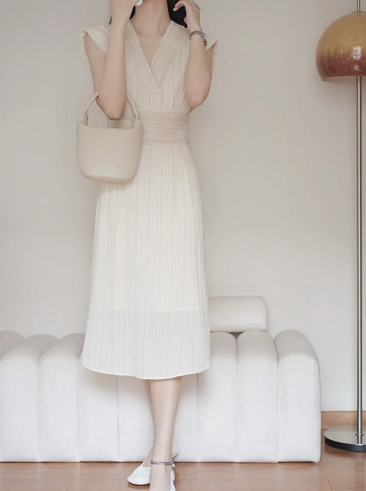 プランジングネックドレス01068 – Okia-official